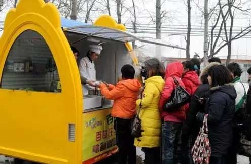 書報亭、早餐車,甚至垃圾桶都有二維碼“身份證”了。